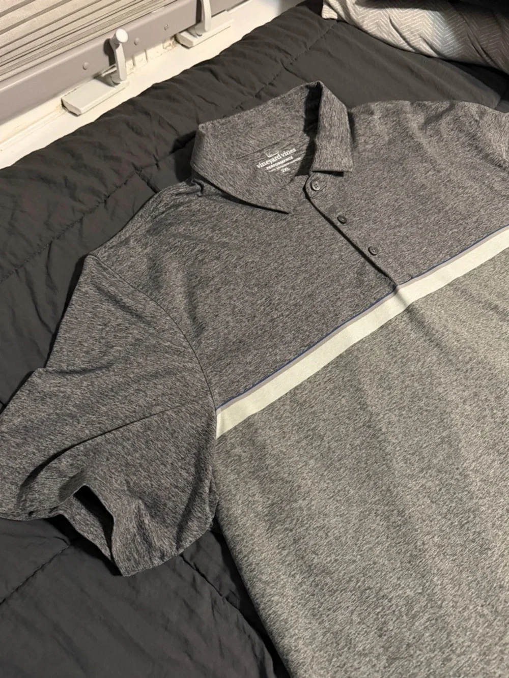 Vineyard Vines Men's Heather Grey Performance Polo with White & Blue Stripe XXL - Picture 3 of 4